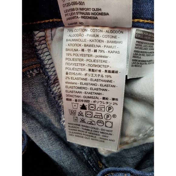 Levi's Mid Length‎ Shorts Womens Size 31 Dark Wash Flat Front Pocket Medium Wash - Picture 8 of 8